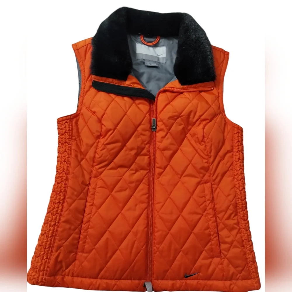 Nike Women's Quilted‎ Puffer Gorpcore Outdoors Equestrian Preppy Vest Size M